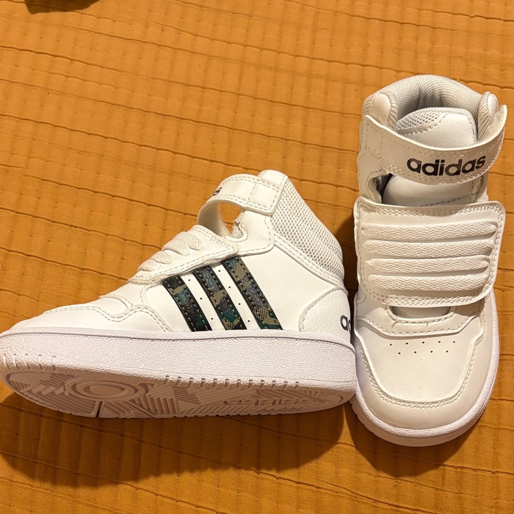 Never worn, no box or tags, 8k adidas Kids High-Top Sneakers with camo